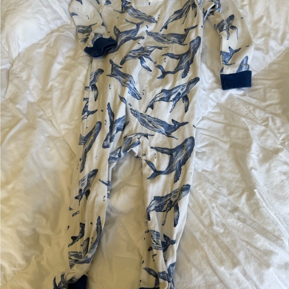 Burt’s Bees Whale Print Baby Onesie - Picture 4 of 4